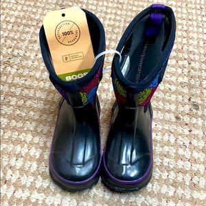 New Bogs rain/snow boots for little girl size 9